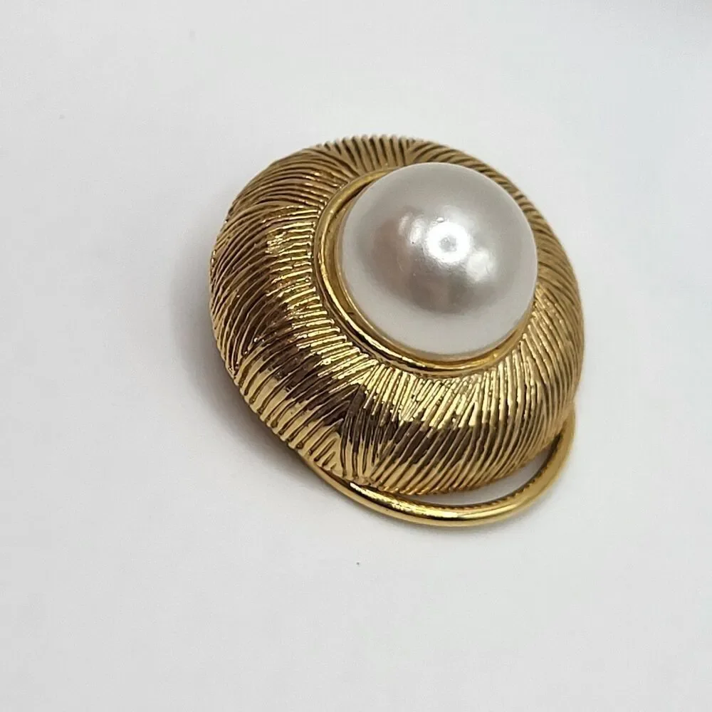 Vintage 80s Simulated Pearl Gold tone Scarf Clip 1.25in
